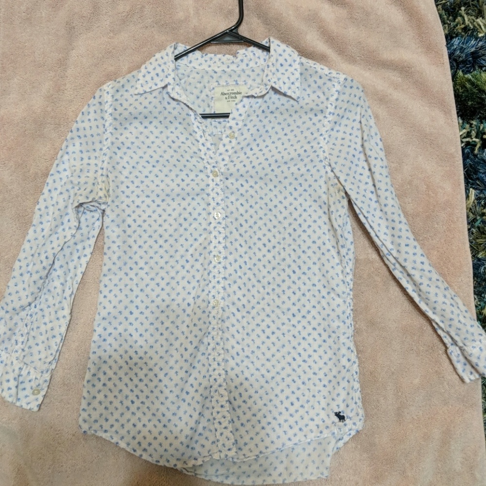 Abercrombie and Fitch White Button shirt size S